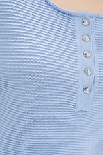 Голубой вязаный джемпер с укороченными рукавами и круглым вырезом горловины  4037854 фото №4