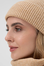 Women's knitted hat in beige color  4038858 photo №2