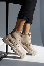 Insulated short spring boots on a beige leather bike  8018859 photo №1