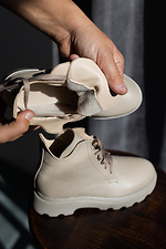 Утеплені короткі черевики весняні на байку зі шкіри бежевого кольору  8018859 фото №7