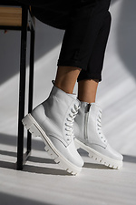 White autumn on a platform made of genuine leather  8018860 photo №3