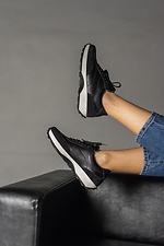 Женские кожаные кроссовки черного цвета  4205862 фото №1
