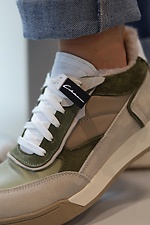 Zimowe skórzane sneakersy damskie w kolorze beżowym z zielonymi wstawkami  8019866 zdjęcie №14