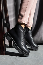 Осенние кожаные ботинки на платформе черного цвета  8018870 фото №2