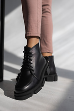 Осенние кожаные ботинки на платформе черного цвета  8018870 фото №9