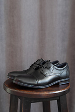 Мужские классические туфли из черной кожи 8018871 фото №2
