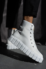 Утепленные белые демисезонные ботинки на платформе со шнурками 8018873 фото №7