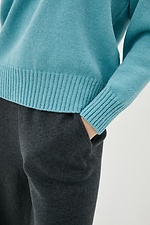 Niebieski sweter oversize z wełną i dekoltem w szpic  4037893 zdjęcie №4