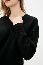 Oversized-Pullover aus schwarzem Wollgemisch mit V-Ausschnitt  4037895 Foto №4