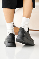 Schwarze Damen-Wintersneaker aus Leder mit Fell 8019908 Foto №6