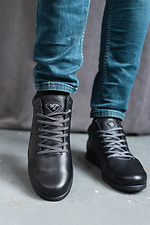 Короткие мужские ботинки на осень из черной кожи  8018926 фото №3