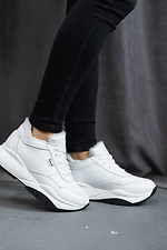 Белые кожаные кроссовки на зиму  8018932 фото №5
