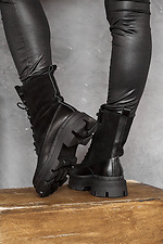 Зимние массивные ботинки в армейском стиле из кожи и замши  8018977 фото №4