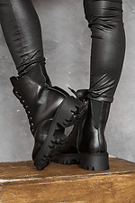 Massive leather winter boots in military style on the platform  8018988 photo №4