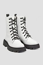White women's demi-season boots with a black insert  4205990 photo №1