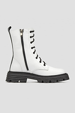 White women's demi-season boots with a black insert  4205990 photo №3